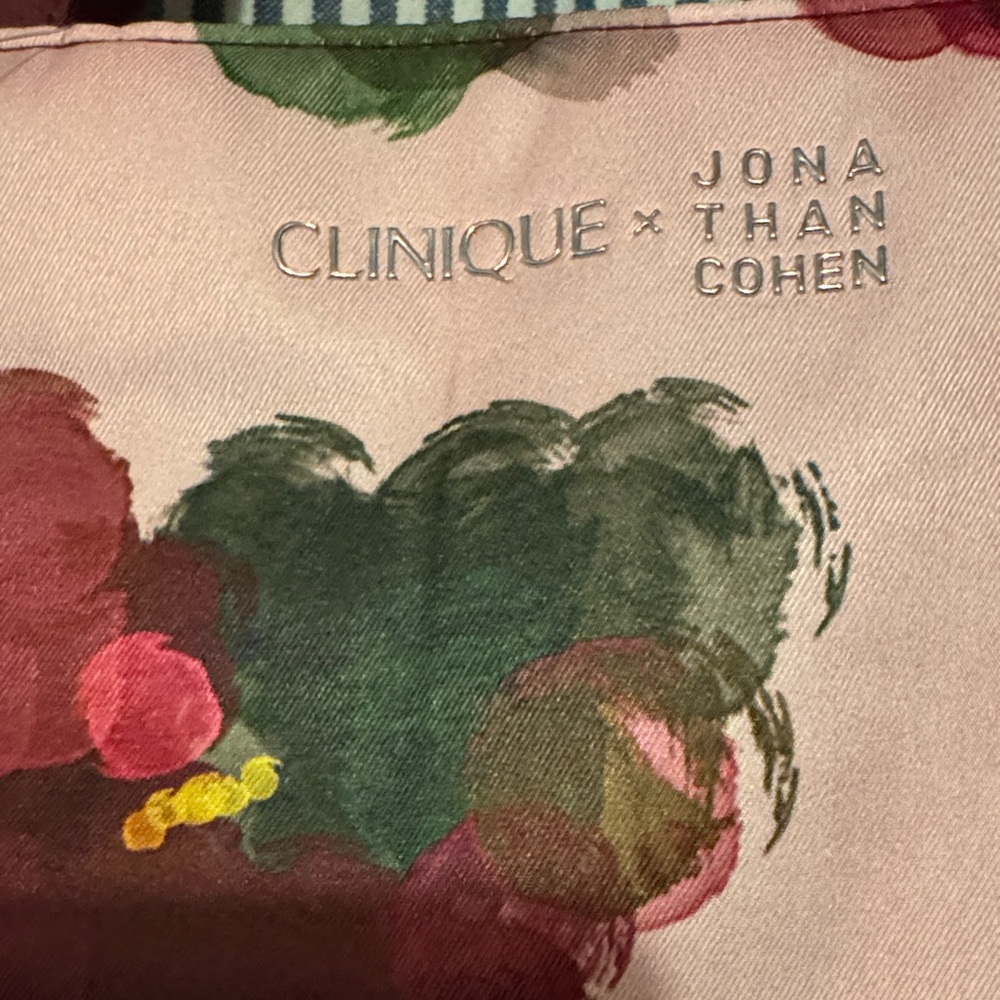 Clinique limited edition tote - Picture 2 of 3